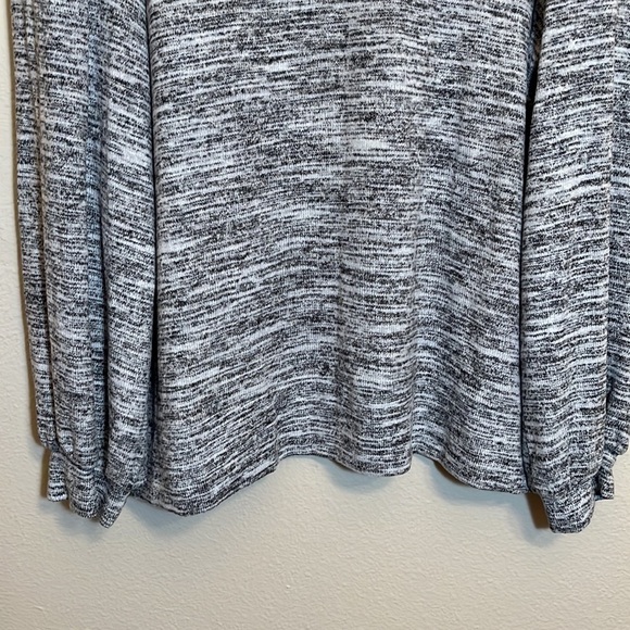 NWT Adyson Parker Gray Sweater Size Large - Picture 9 of 13